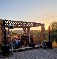 Des artistes locaux animent nos soirées © Domaine de l'Oulivie